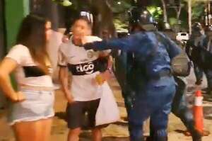 Fiscalía abre investigación a policía por agresión a hincha del Olimpia - Nacionales - ABC Color