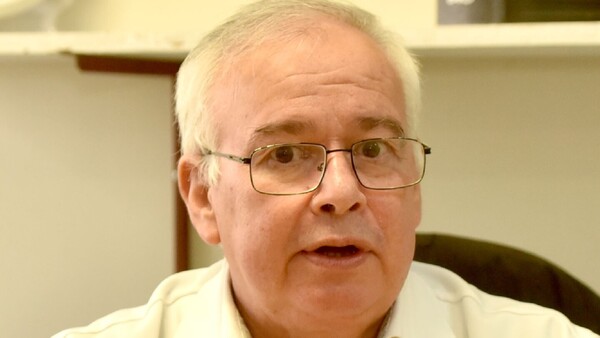 De canillita a médico: “La medicina no es para enriquecerse, es para servir”