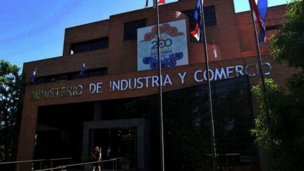 El 56% de los jóvenes paraguayos se emplean en el sector de los servicios