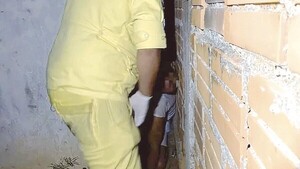 ¡Atrapado entre dos paredes!