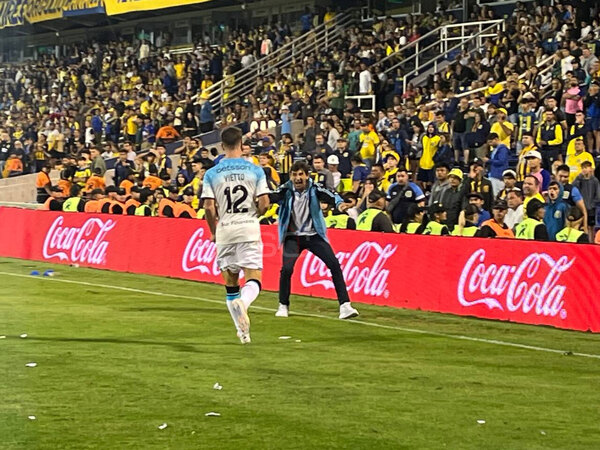 Versus / El Racing de Costas gana y mantiene viva la ilusión en la Liga argentina