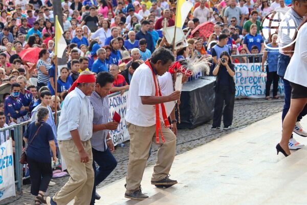 Derechos de las comunidades indígenas fueron tema del cuarto día del novenario de Caacupé - ADN Digital