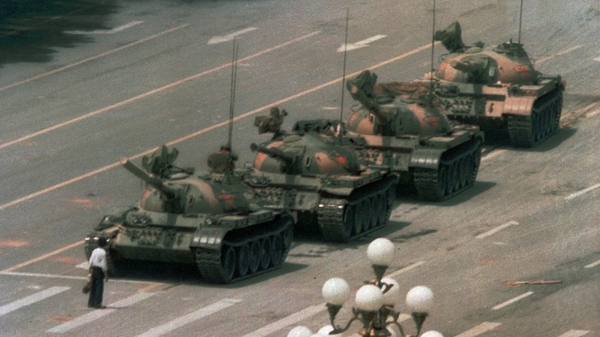 Gritos por Democracia: La Tragedia de Tiananmén