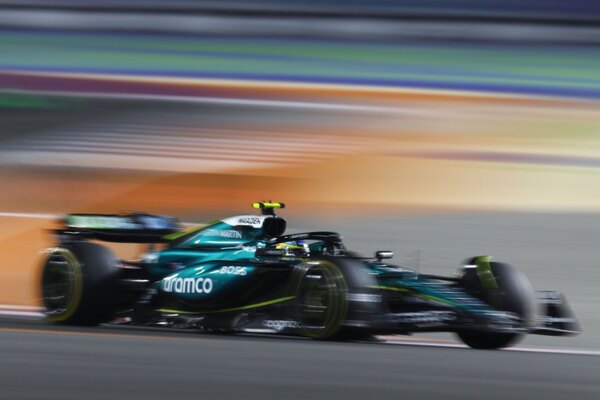 Versus / Fernando Alonso hace historia y llega a los 400 inicios de Grandes Premios en la Fórmula 1