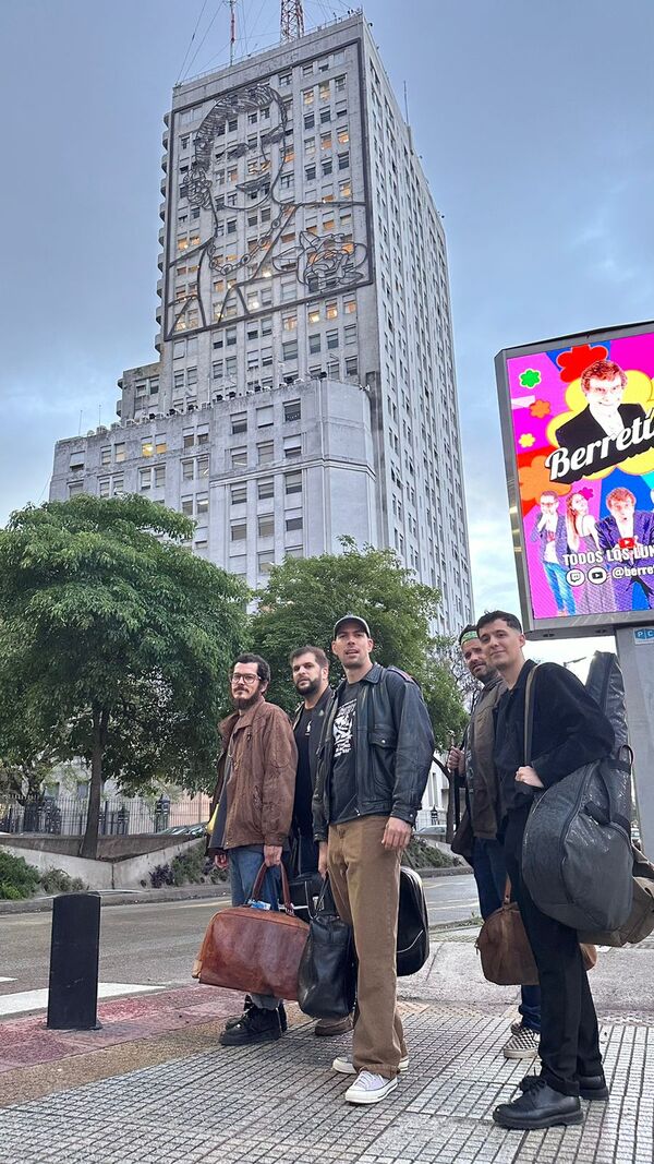La banda nacional Villagran presentó su nueva canción "Baby Get Up" - Unicanal