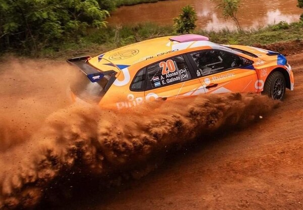 Agustín Alonso Zapag gana en el Guairá y el título del Nacional de Rally