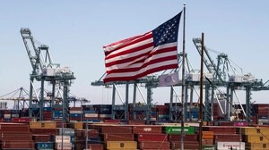Trump pretende aumentar 100% los aranceles a productos importados