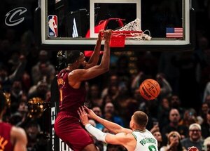 Versus / Cavs tumban a Boston en duelo por la cima