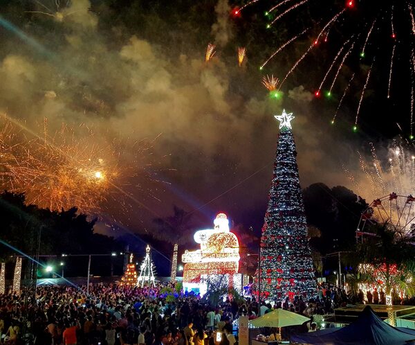 Encendido de luces de la Navidad del Este contó con una multitudinaria participación - La Clave