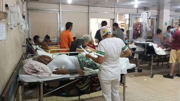 Miseria en hospitales: El duro clamor de médicos y enfermeros que no tienen ni guantes para atender a bebés en terapia intensiva - Nacionales - ABC Color