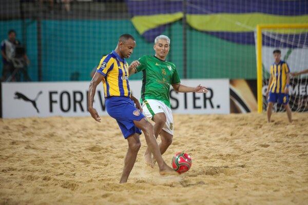 Versus / Sólido debut de los paraguayos en la Libertadores de playa
