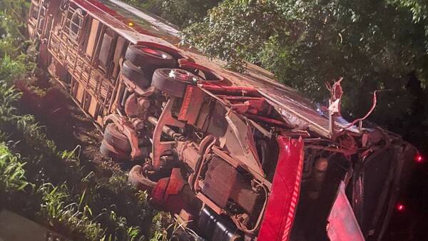 Estudiantes que iban a Camboriú sufrieron accidente
