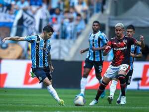 Mathías Villasanti ganó el duelo azulgrana y Gremio salvó la... - Fútbol Internacional - ABC Color