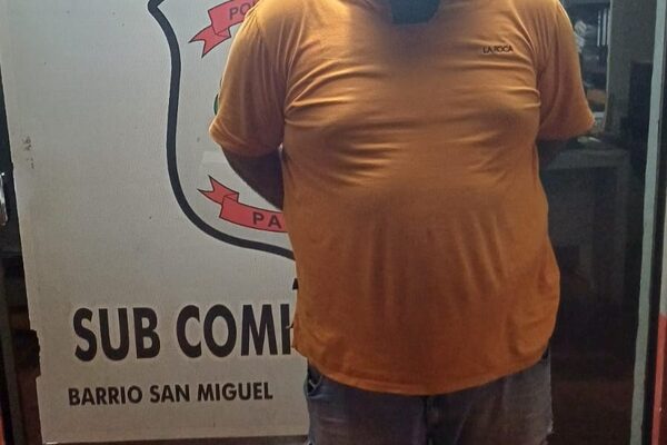 Detienen a hombre que conducía borracho