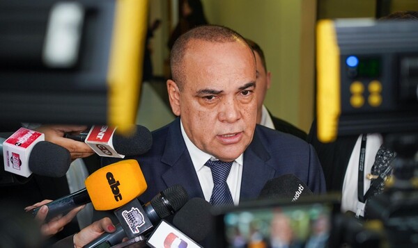 Amplían a 2 años mandato de mesa directiva y eligen a "Bachi" Núñez como titular del Senado hasta 2027 - 1000 Noticias