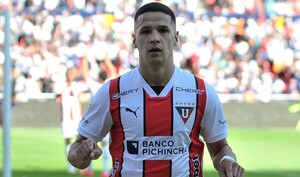 Alex Arce brilla con doblete y lleva a Liga de Quito a la final en Ecuador
