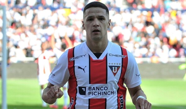 Alex Arce brilla con doblete y lleva a Liga de Quito a la final en Ecuador