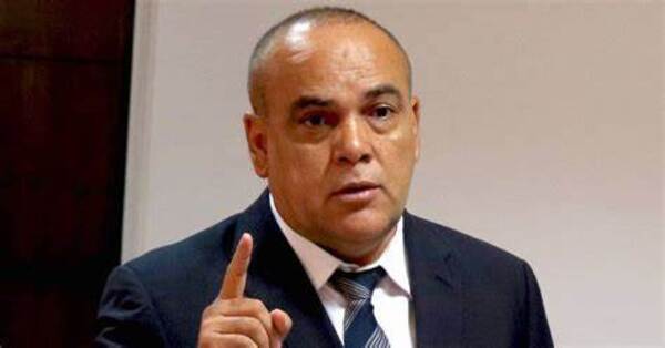 Cambian reglamento del Senado y amplían mandato de Basilio Núñez hasta el 2027
