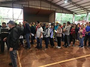 EBY continúa con el pago de subsidios por veda pesquera a pescadores de Itapúa