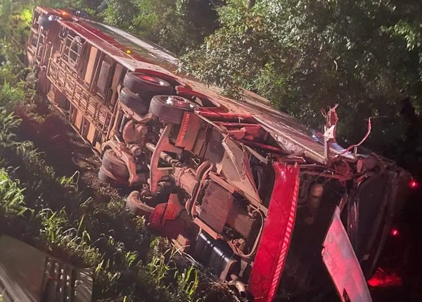 Estudiantes de Itapúa sufren accidente mientras iban de viaje a Camboriú