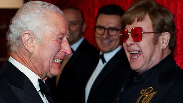 Elton John no pudo ver su musical tras haber perdido la "visión"