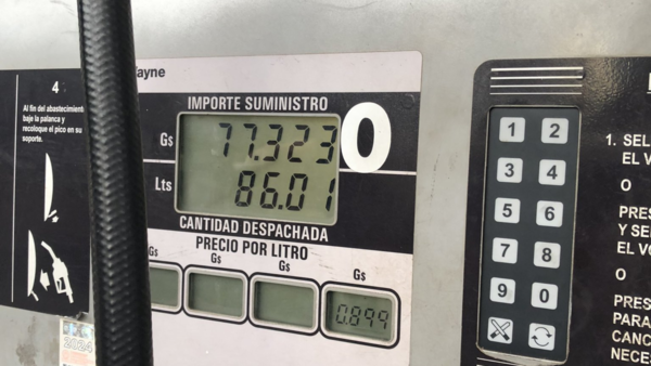 JOVEN DENUNCIÓ QUE LITRAJE EN ESTACIÓN DE SERVICIO MIENTE Y ESTAFA A CLIENTES