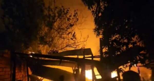 Diario HOY | Voraz incendio consumió varias viviendas en Lambaré: capturan a presunta autora