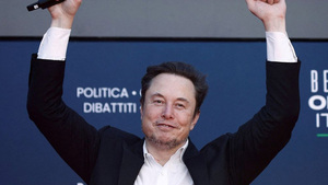 Elon Musk desafía cambios en OpenAI
