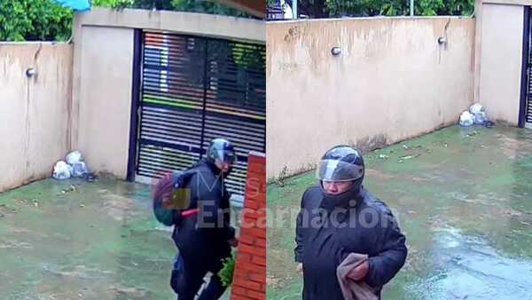 Solitario delincuente hurta en tres departamentos y es captado por cámaras de seguridad