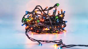 Advierten sobre riesgos de luces navideñas: "Tienen su vida útil" - Unicanal