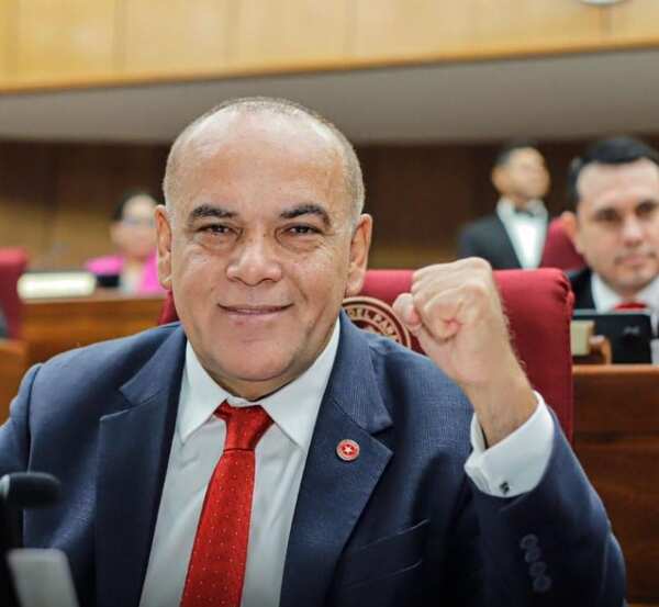 Bachi Nuñez será presidente por dos periodos más en el Congreso