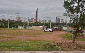 Apurada venta de Costanera: Nenecho colocó postes divisorios antes de que se apruebe la subasta - Nacionales - ABC Color