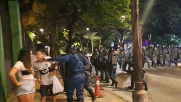 Hincha de Olimpia agredido por policía se ratifica su denuncia - ADN Digital
