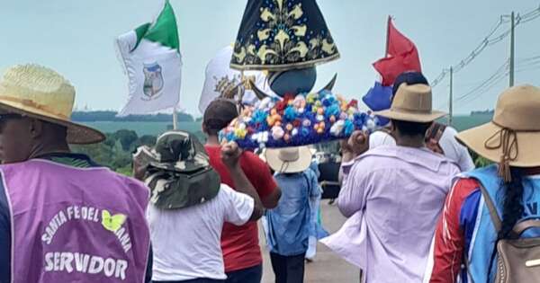 La Nación / Santa Fe: feligreses vivieron su fe peregrinando hasta “Ntra. Sra. de Caacupé”