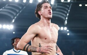 Versus / Atalanta vence de visitante a la Roma y sigue la estela del líder Napoli