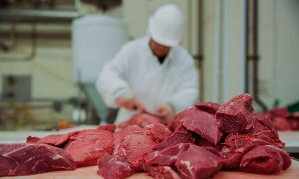 El gobierno boliviano espera que el precio de la carne de vacuno baje después cumplir con ganaderos