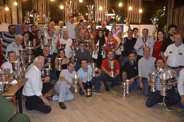 Noche de celebración con los campeones de Autos Antiguos - ABC Motor 360 - ABC Color