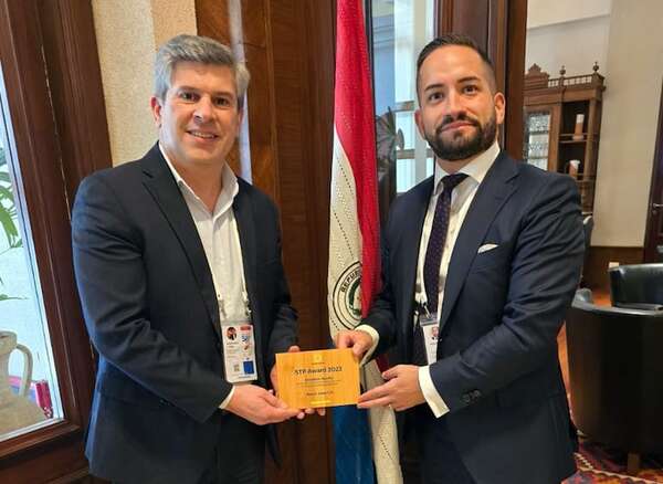 STP Award 2023: Banco Atlas recibe galardón - Empresariales - ABC Color