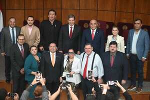 Elección de “Bachi”: ¿Quiénes son los opositores que dieron legitimidad al nuevo atropello cartista? - Política - ABC Color
