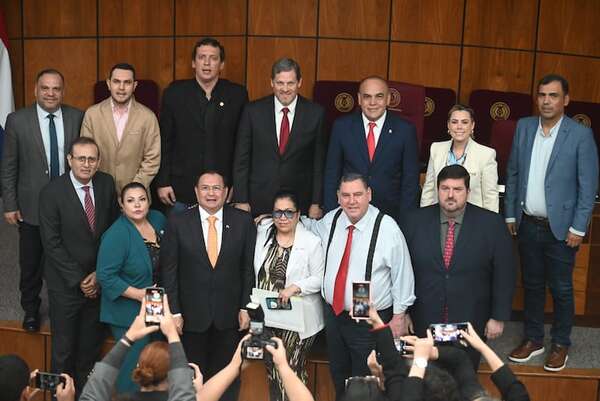 Elección de “Bachi”: ¿Quiénes son los opositores que dieron legitimidad al nuevo atropello cartista? - Política - ABC Color