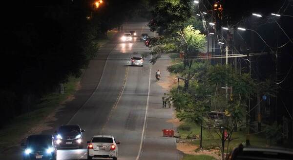 ANDE instala 422 nuevos equipos de iluminación LED para las fiestas marianas en Caacupé