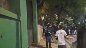 Hincha de Olimpia agredido por policía ratifica su denuncia ante la Fiscalía - Noticiero Paraguay