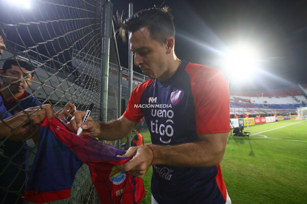 Versus / El importante club del continente asoma como próximo destino de Diego Churín