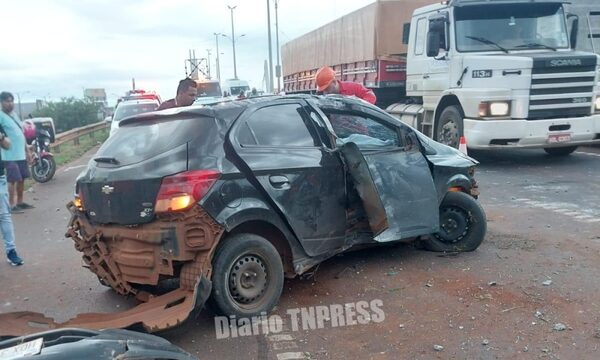 Violento percance de tránsito tras la explosión de la rueda de un automóvil – Diario TNPRESS