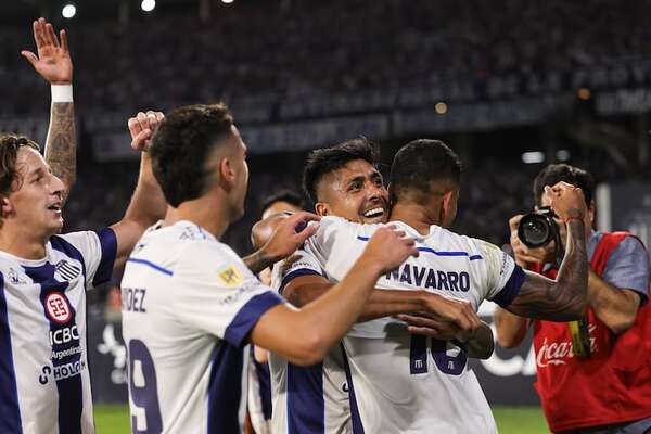 Talleres derrotó a Huracán, es nuevo escolta y sueña con el título - Fútbol Internacional - ABC Color