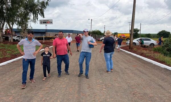 Inauguran pavimento tipo empedrado en Santa Rita
