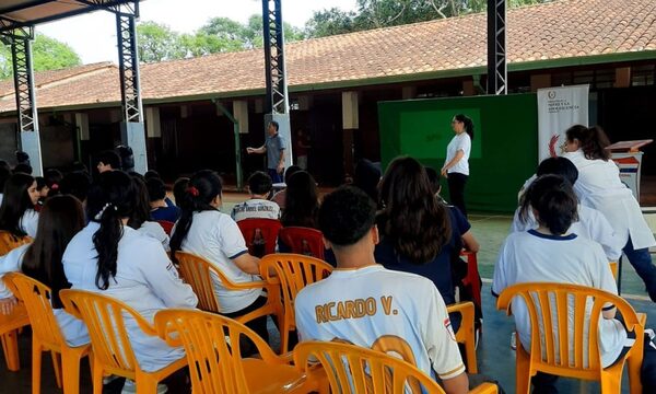 MINNA realiza charlas educativas en Pdte. Franco