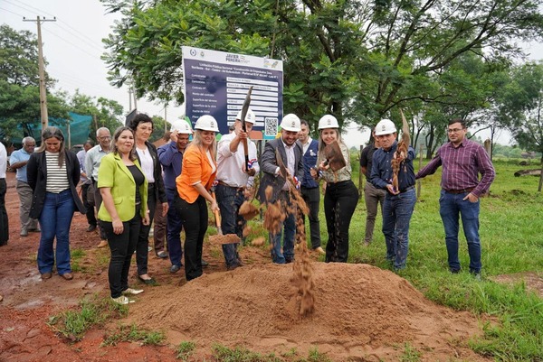 GOBIERNO DE ITAPÚA INICIA CONSTRUCCIÓN DE EMPEDRADO EN TRIUNFO KM 9 - Itapúa Noticias