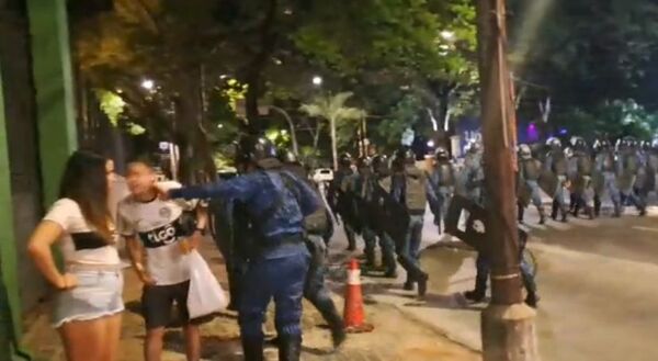 Hincha agredido por policía se ratifica: “No dije ni una palabra”