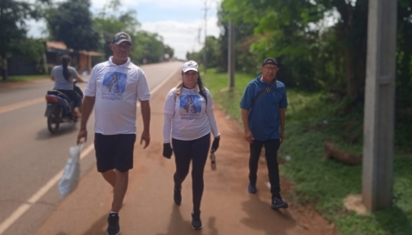 Caminarán unos 80 km de Coronel Oviedo hasta Caacupé, para llegar junto a la Virgen de los Milagros - Noticiero Paraguay